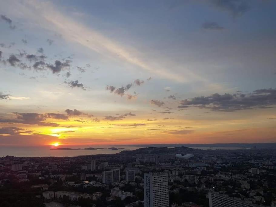 Superbe Appartement 2 Chambres Avec Vue Sur La Mer Et La Montagne Marsylia Zewnętrze zdjęcie